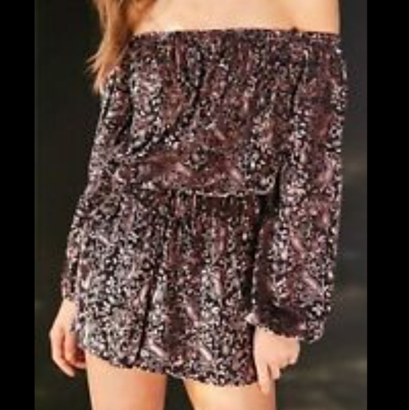 Ecote Velvet Off-Shoulder Burnout Floral Romper - Picture 2 of 13